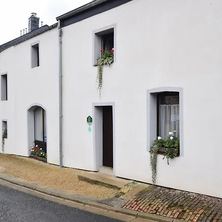 Simple For The Budget Traveller Holiday home